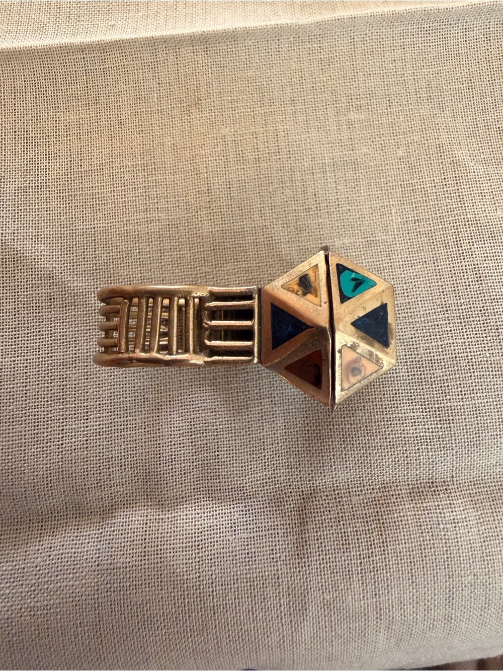 Vintage Secret Compartment Snuff Ring with Geometric Gemstone Inlay - Picture 2 of 8